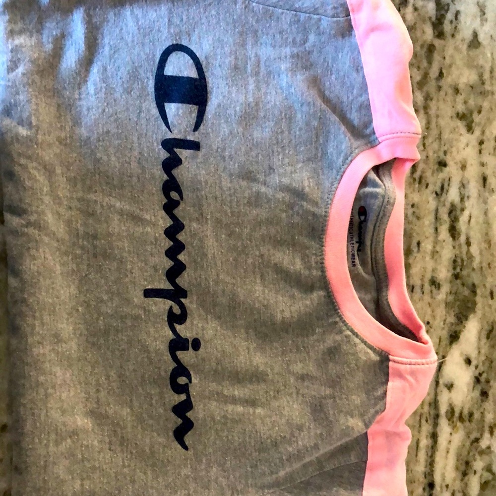 Champion tee size M